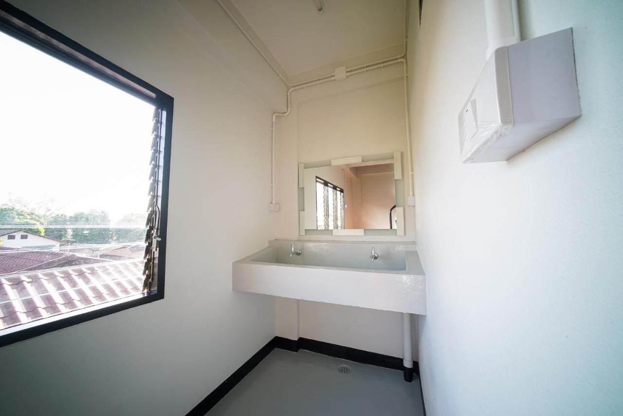 Saiyud Hostel Мэхонгсон Экстерьер фото